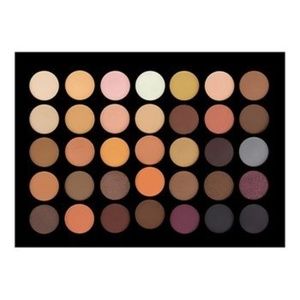 Crown Brush 35 Color Neutral Eyeshadow Palette